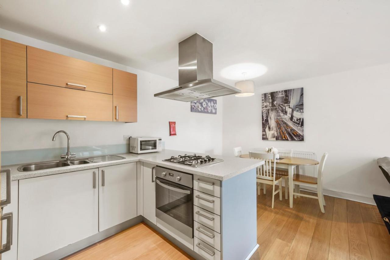 Luxnightzz - Two Bed - Close To North Station And Hospital Colchester Exteriör bild