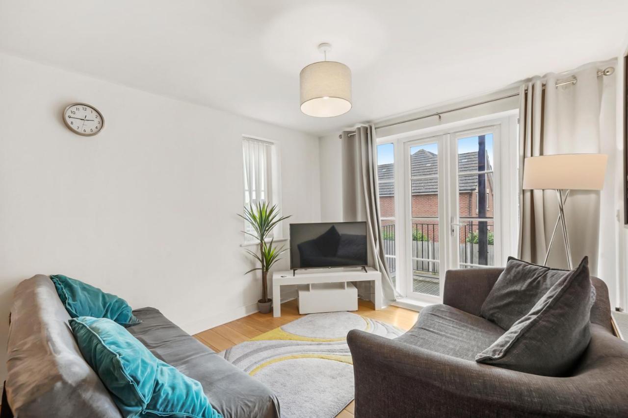 Luxnightzz - Two Bed - Close To North Station And Hospital Colchester Exteriör bild